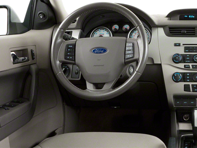2010 Ford Focus Sedan 4dr Sdn SE