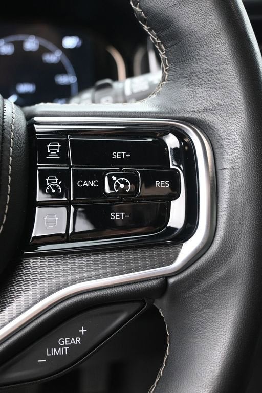 2024 Jeep Grand Wagoneer Series II Obsidian