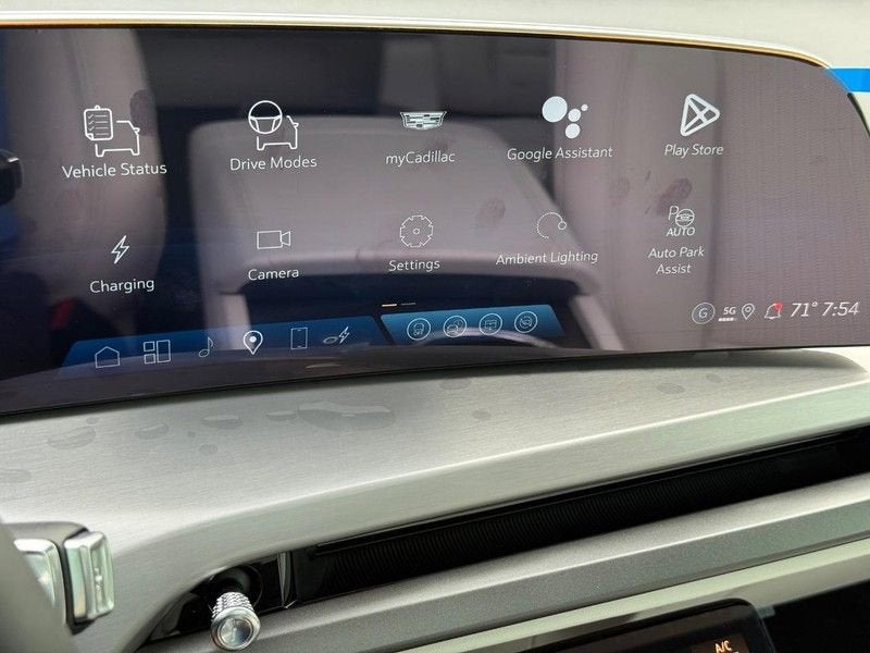 2026 Cadillac VISTIQ Sport