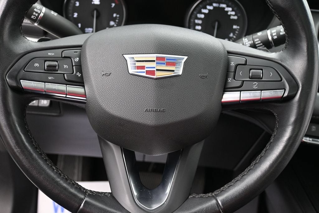2023 Cadillac XT4 Premium Luxury