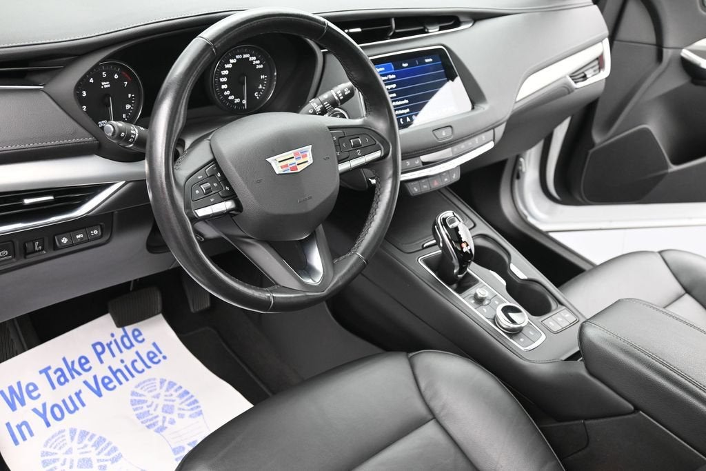 2023 Cadillac XT4 Premium Luxury