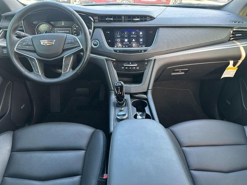 2025 Cadillac XT5 Luxury