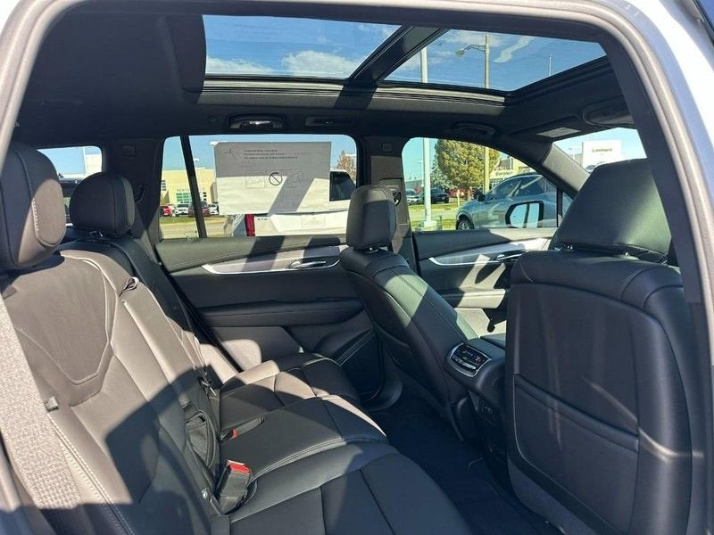 2025 Cadillac XT6 Luxury