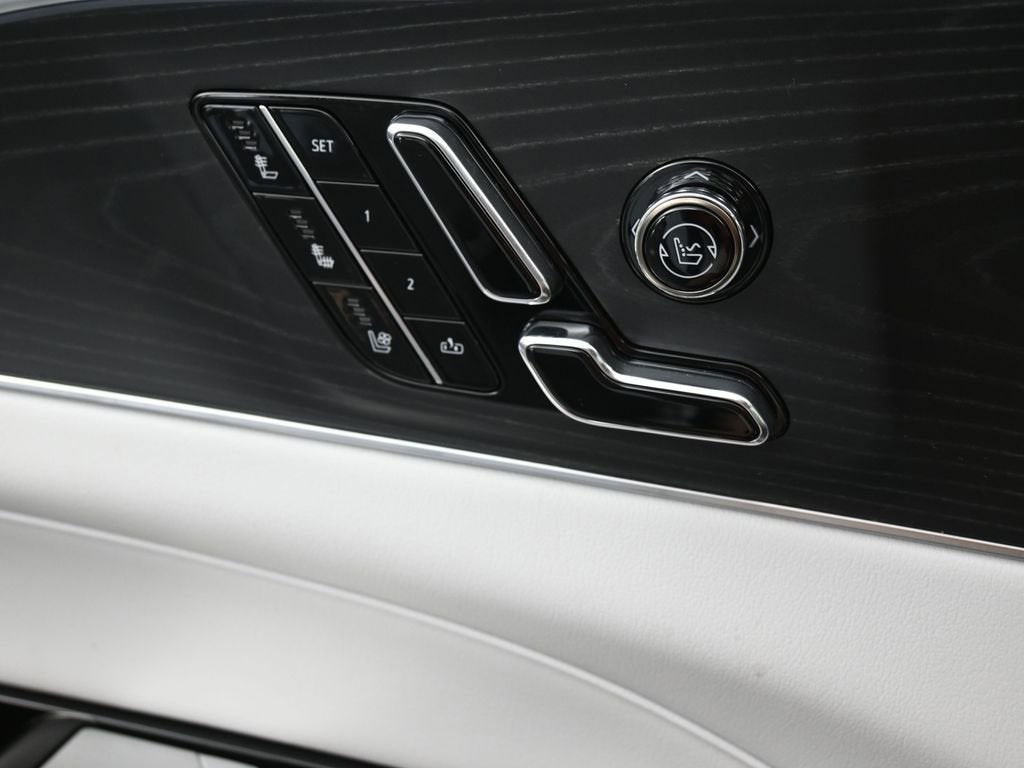 2026 Cadillac LYRIQ Premium Luxury