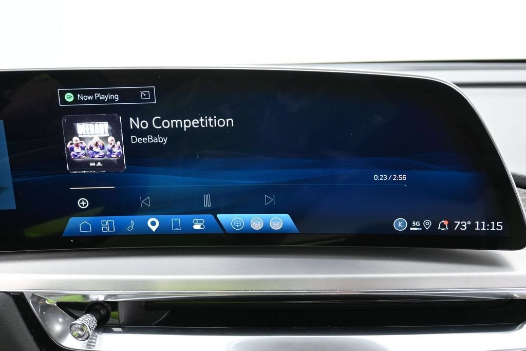 2024 Cadillac LYRIQ Luxury 2