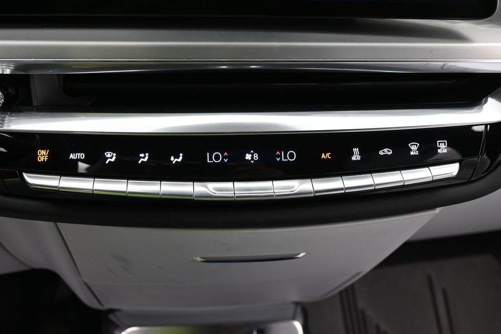 2024 Cadillac LYRIQ Luxury 2
