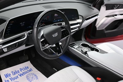2024 Cadillac LYRIQ Luxury 2