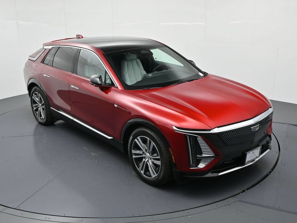2024 Cadillac LYRIQ Luxury 2