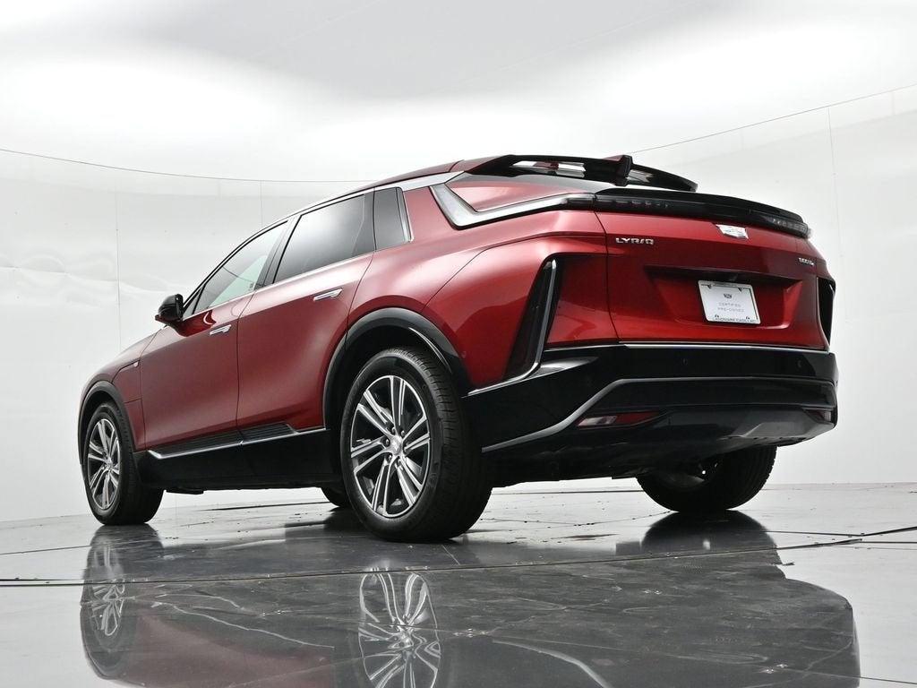 2024 Cadillac LYRIQ Luxury 2