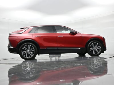 2024 Cadillac LYRIQ Luxury 2