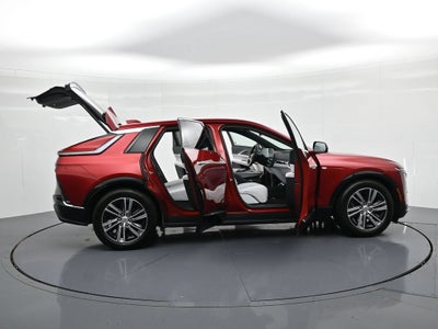 2024 Cadillac LYRIQ Luxury 2
