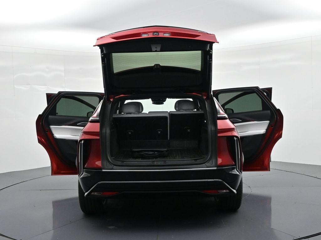 2024 Cadillac LYRIQ Luxury 2
