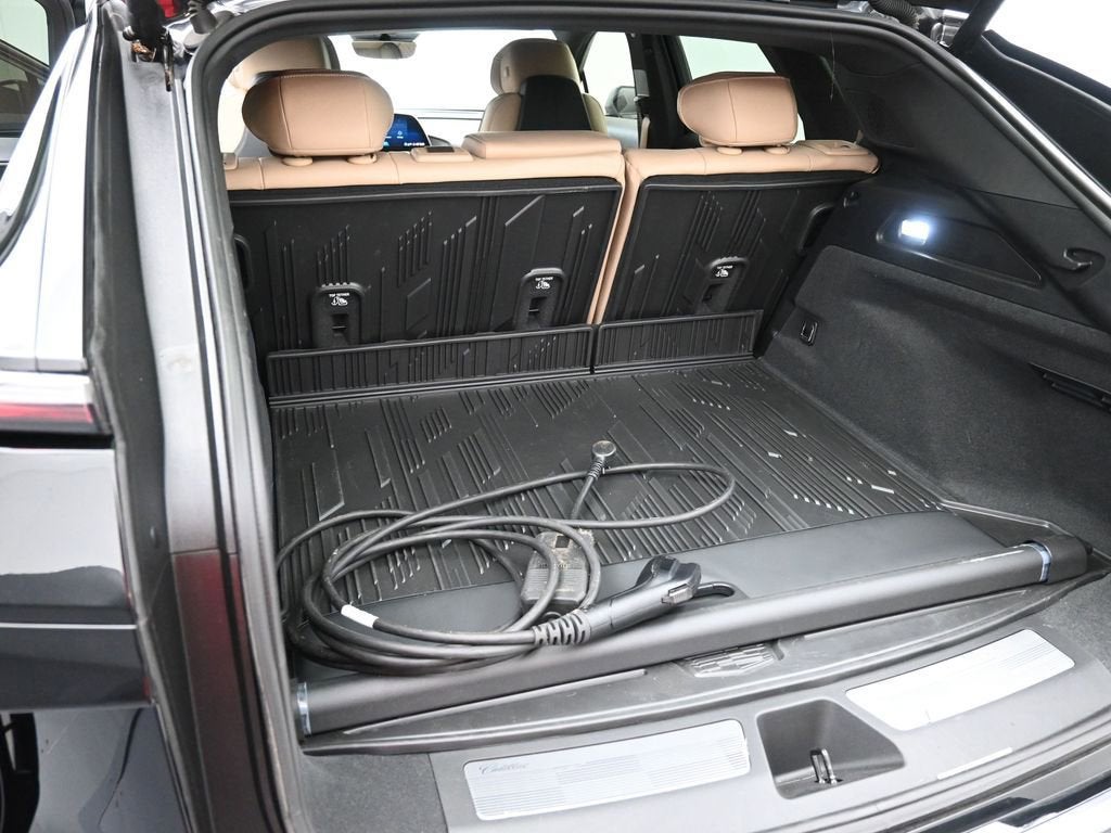 2024 Cadillac LYRIQ Luxury 3