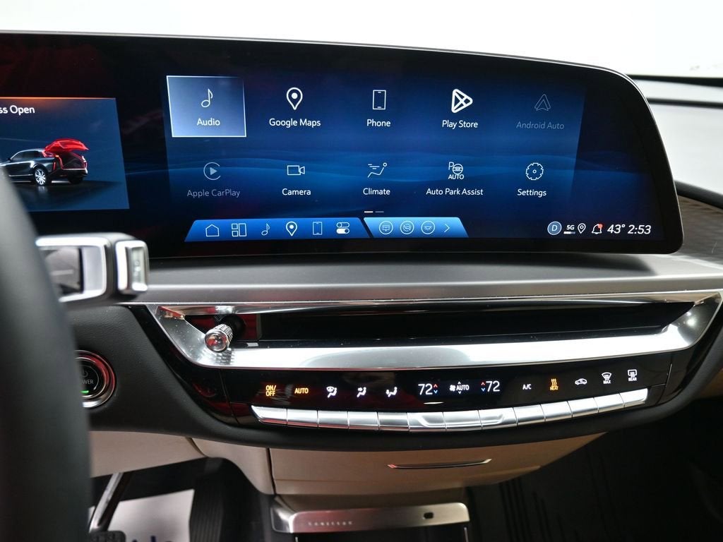 2024 Cadillac LYRIQ Luxury 3