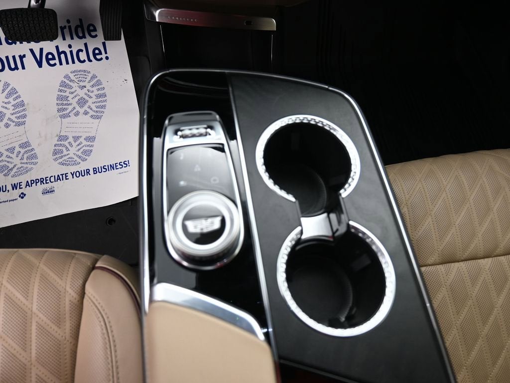 2024 Cadillac LYRIQ Luxury 3