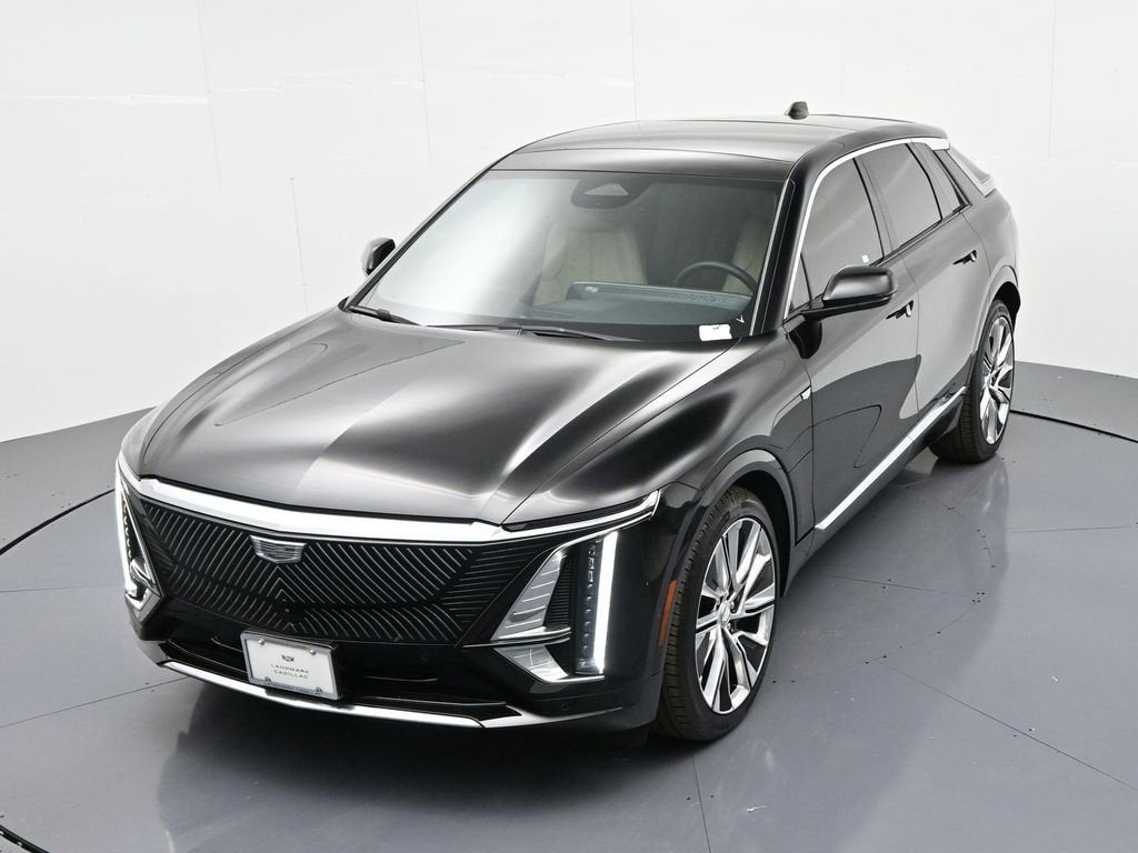 2024 Cadillac LYRIQ Luxury 3