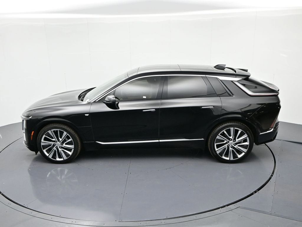 2024 Cadillac LYRIQ Luxury 3