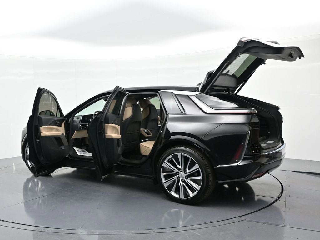 2024 Cadillac LYRIQ Luxury 3
