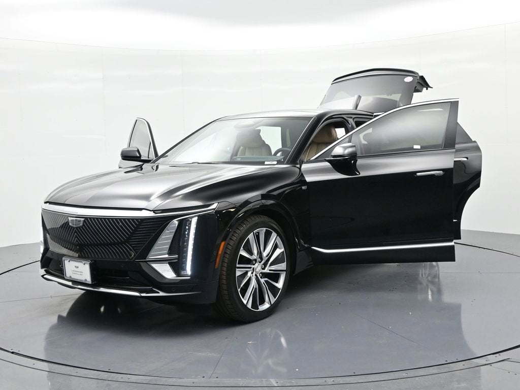 2024 Cadillac LYRIQ Luxury 3