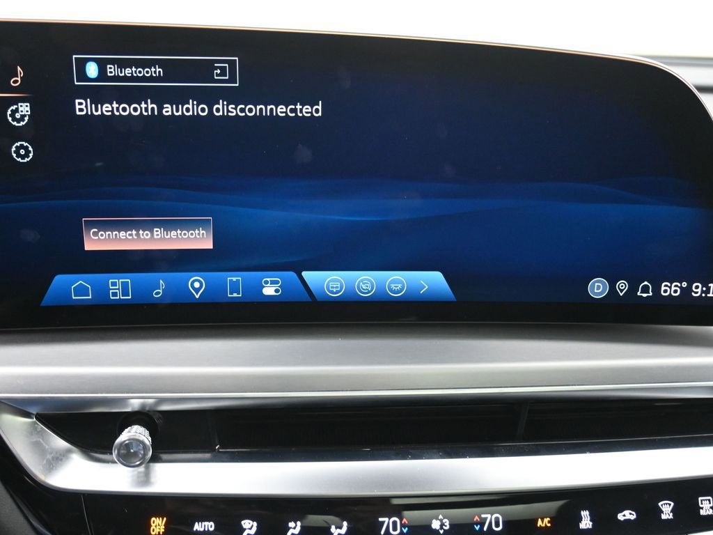 2025 Cadillac LYRIQ Luxury 3