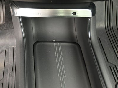 2025 Cadillac LYRIQ Luxury 3