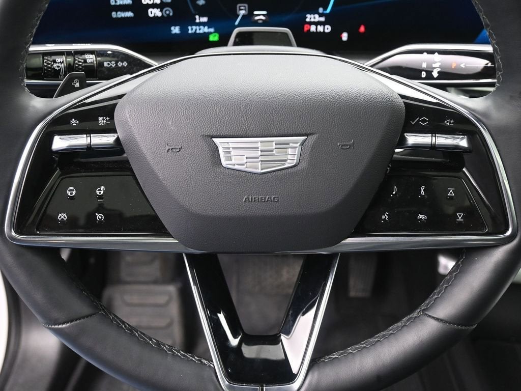 2025 Cadillac LYRIQ Luxury 3