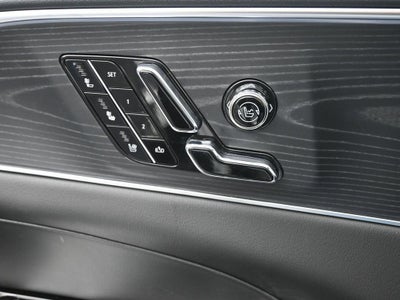 2025 Cadillac LYRIQ Luxury 3