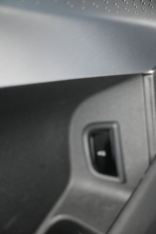 2025 Cadillac LYRIQ Luxury 3