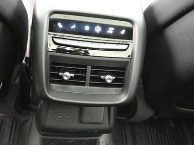 2025 Cadillac LYRIQ Luxury 3