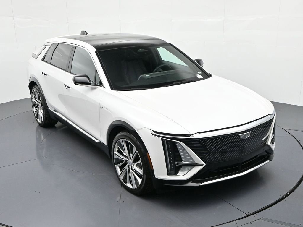 2025 Cadillac LYRIQ Luxury 3