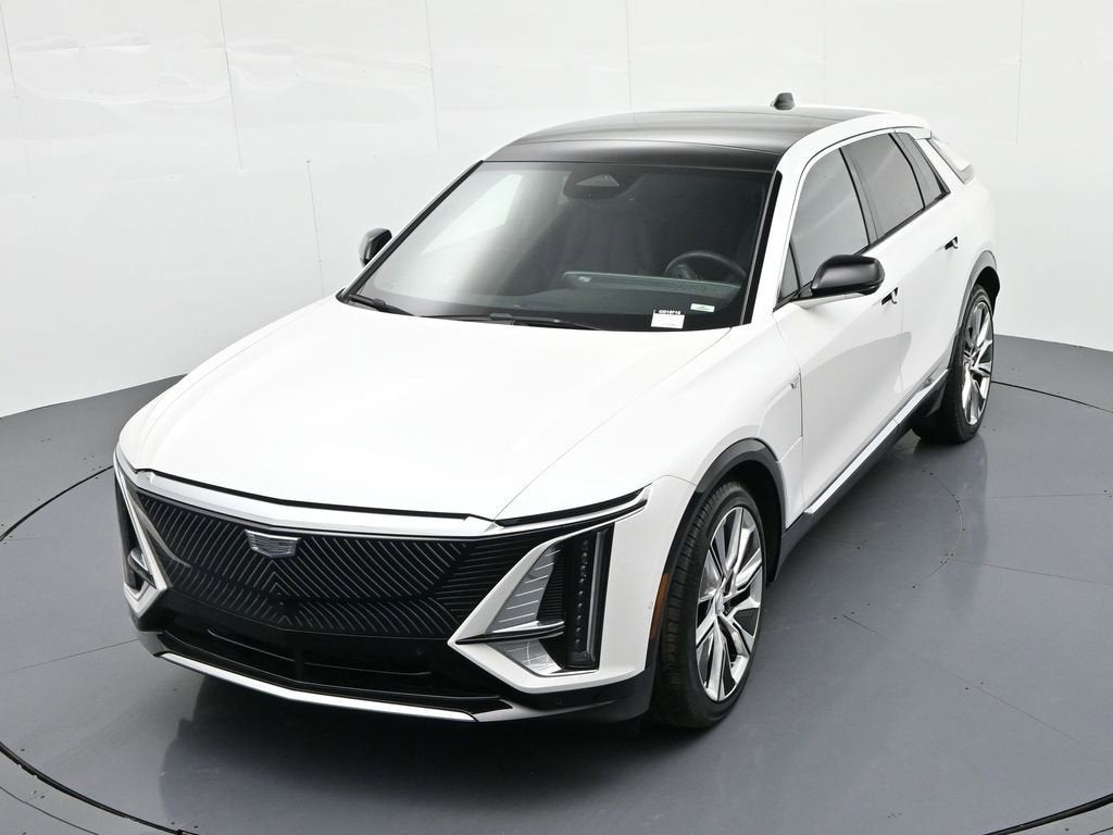 2025 Cadillac LYRIQ Luxury 3