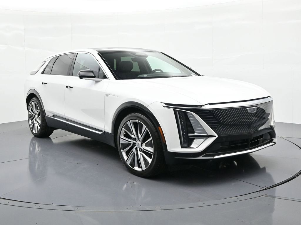 2025 Cadillac LYRIQ Luxury 3