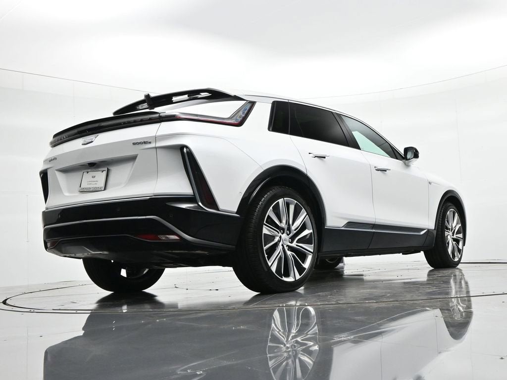 2025 Cadillac LYRIQ Luxury 3