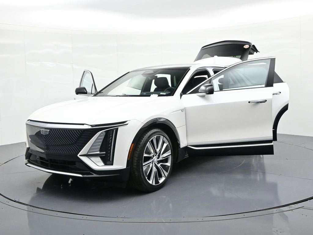 2025 Cadillac LYRIQ Luxury 3