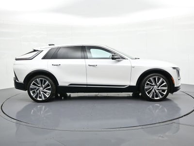 2025 Cadillac LYRIQ Luxury 3