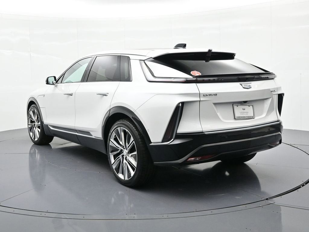 2025 Cadillac LYRIQ Luxury 3