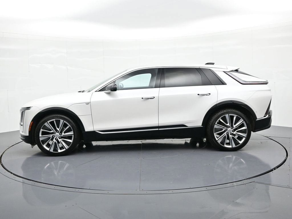 2025 Cadillac LYRIQ Luxury 3