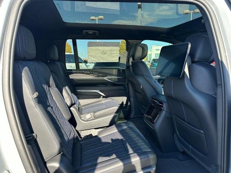 2026 Cadillac ESCALADE IQL Sport