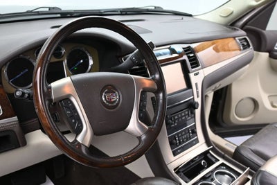 2013 Cadillac Escalade Platinum Edition