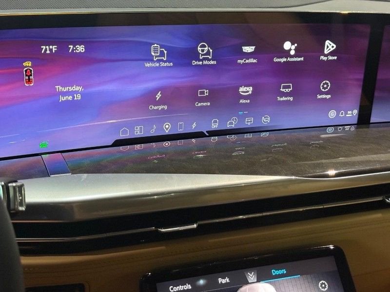 2025 Cadillac ESCALADE IQ Luxury 2