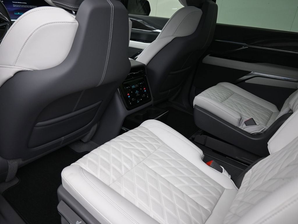 2025 Cadillac ESCALADE IQ Sport 1