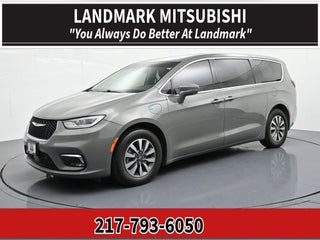 2022 Chrysler Pacifica Hybrid Touring L