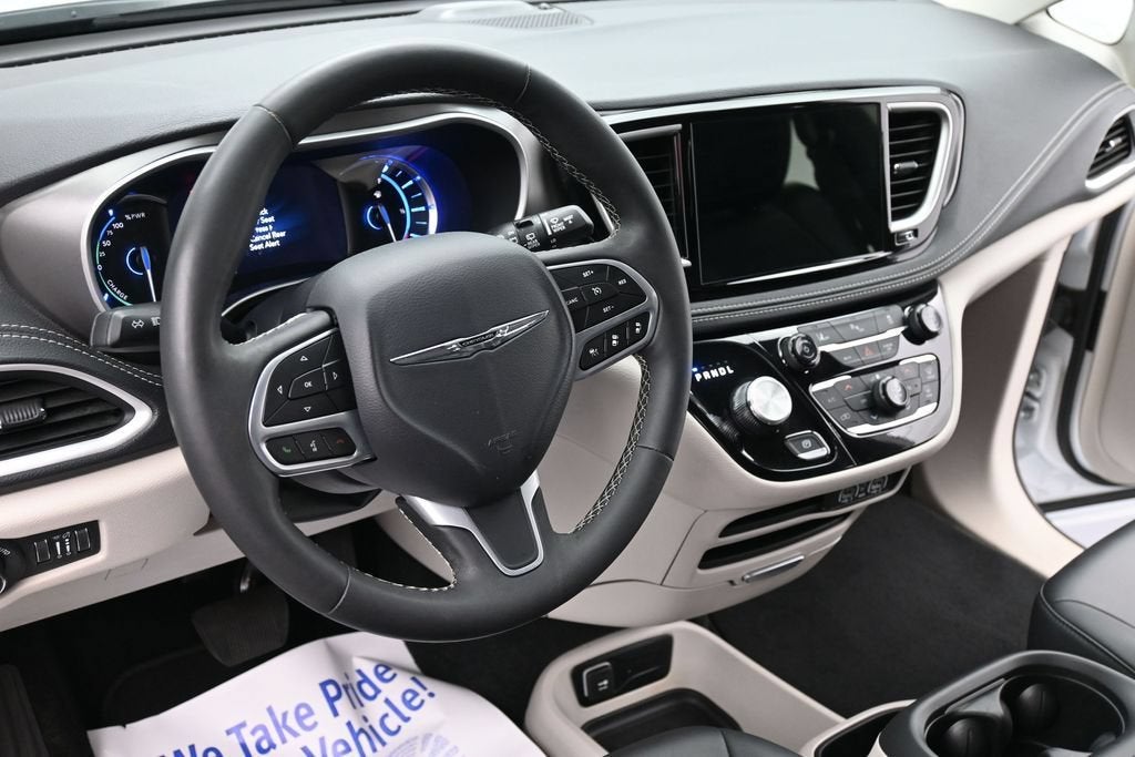 2024 Chrysler Pacifica Hybrid Select