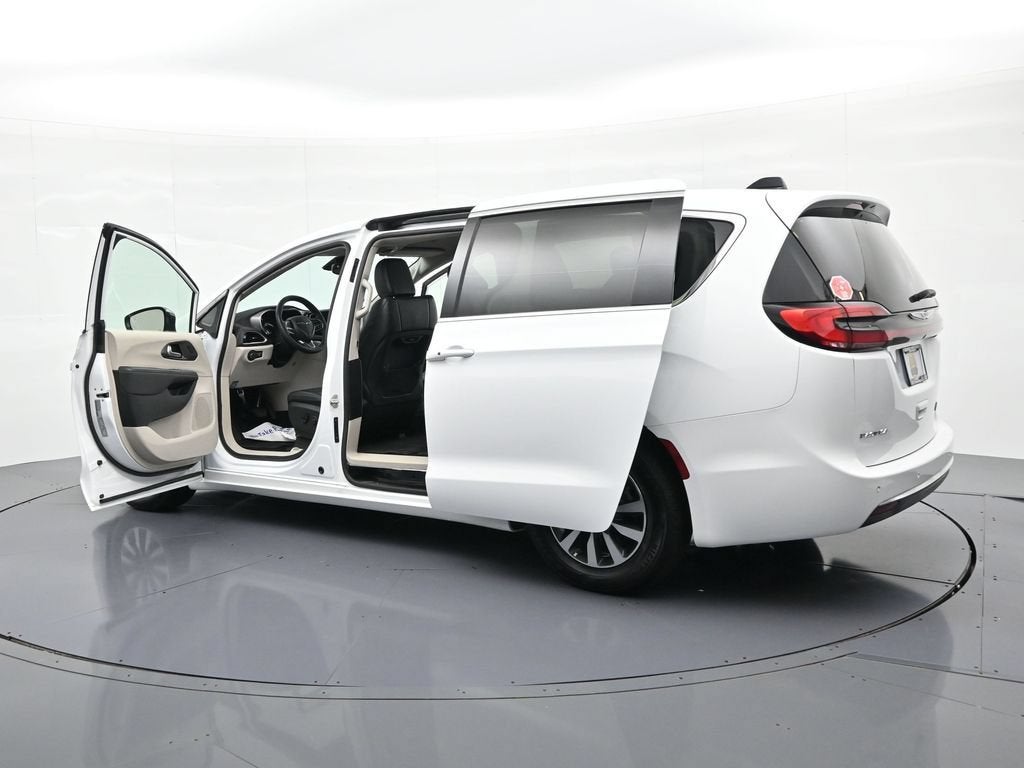 2024 Chrysler Pacifica Hybrid Select