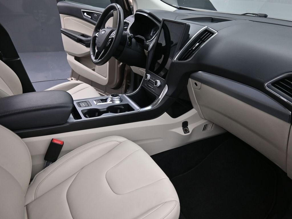 2021 Ford Edge Titanium