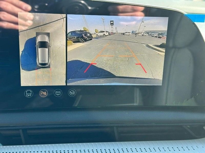 2025 Cadillac OPTIQ Luxury 1