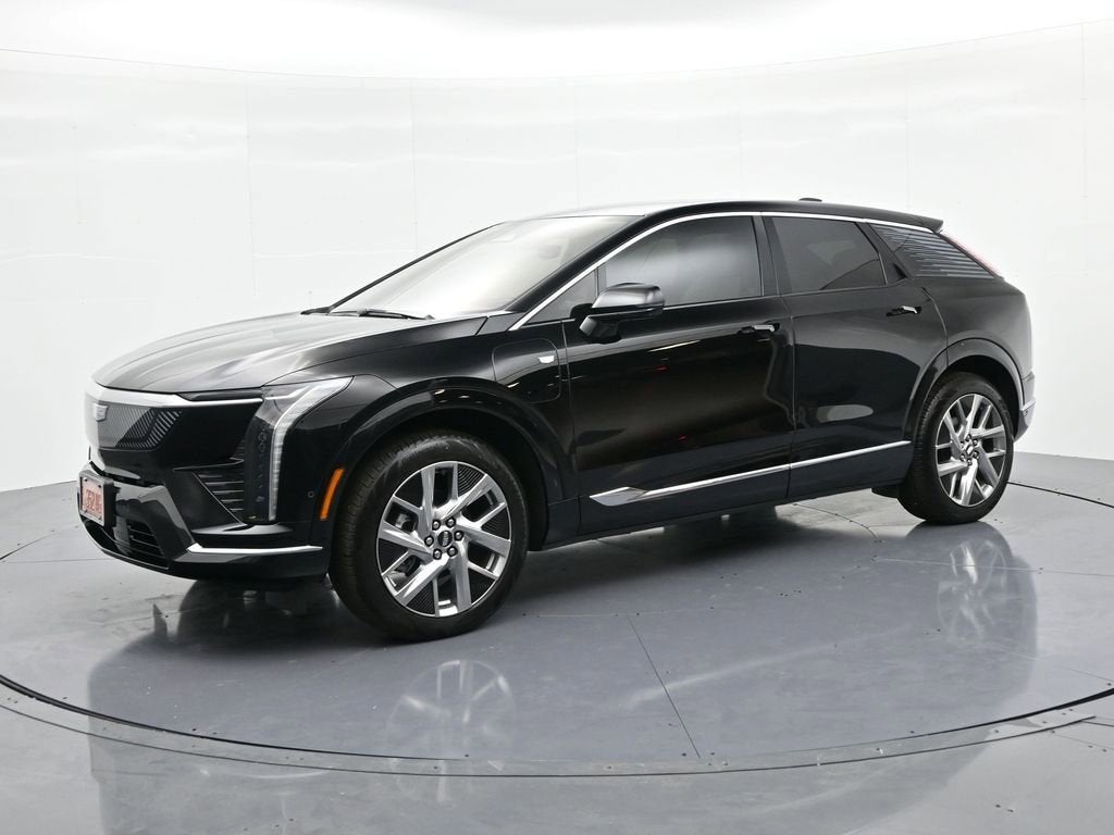 2025 Cadillac OPTIQ Luxury 1
