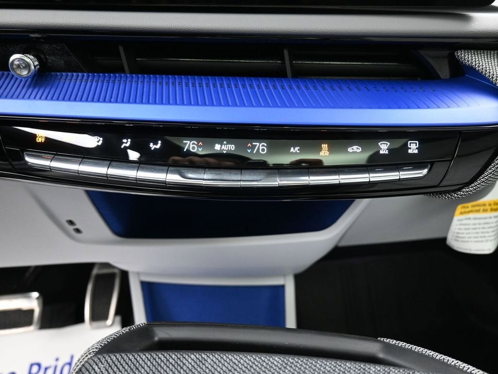 2025 Cadillac OPTIQ Luxury 1