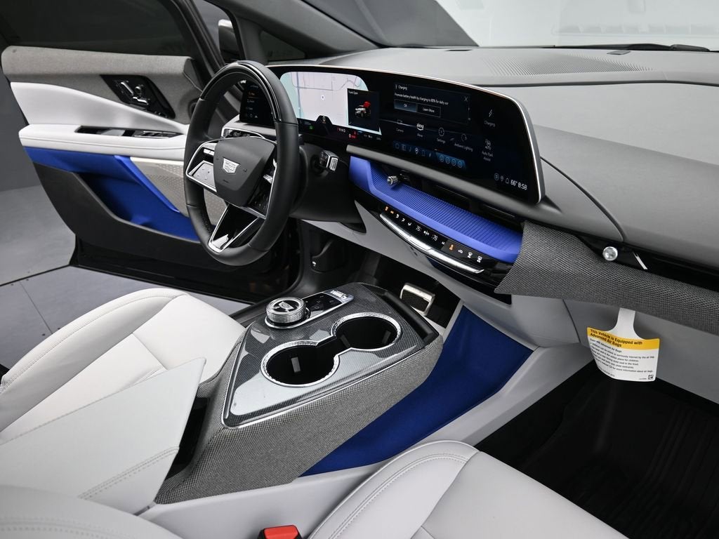 2025 Cadillac OPTIQ Luxury 1