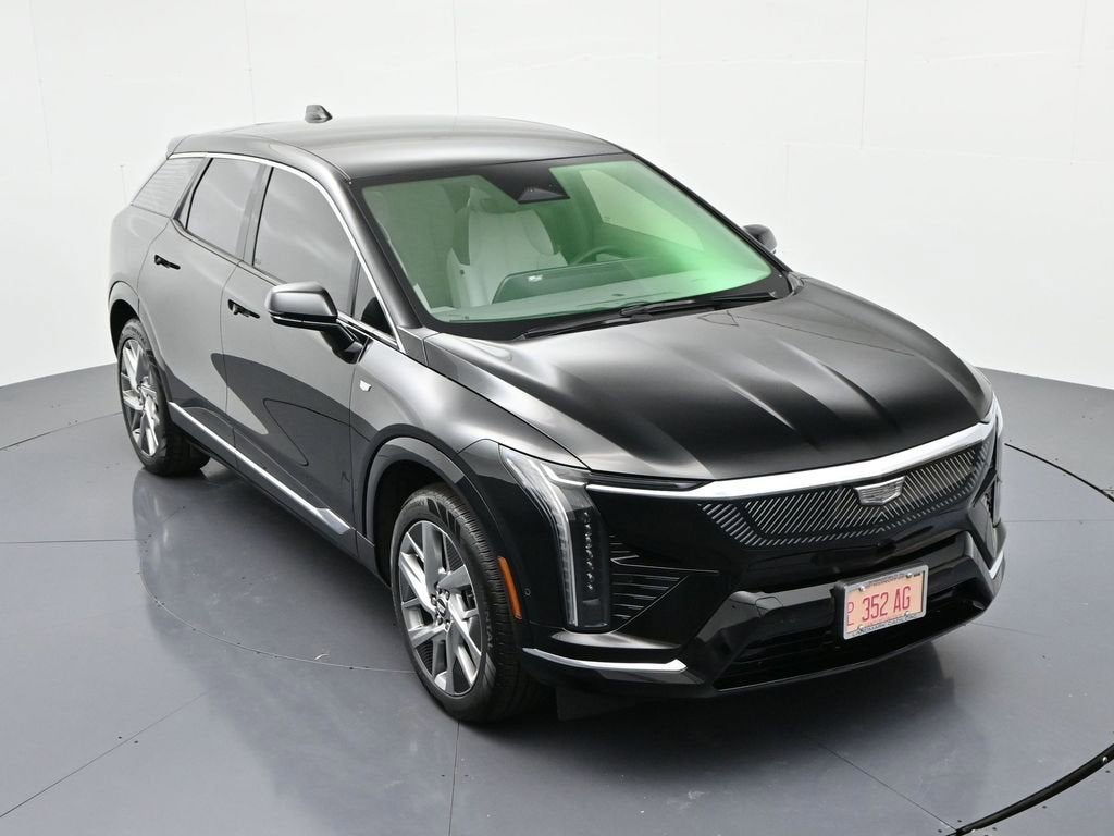 2025 Cadillac OPTIQ Luxury 1